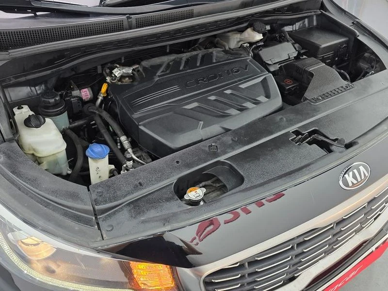 Kia Carnival 2.2 Automatic, снимка 17 - Автомобили и джипове - 55464713