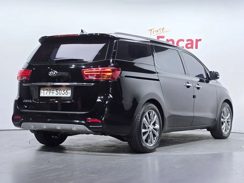 Kia Carnival 2.2 Automatic, снимка 3 - Автомобили и джипове - 55464713