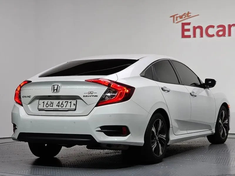 Honda Civic 2.0 Бензин, снимка 2 - Автомобили и джипове - 55486753