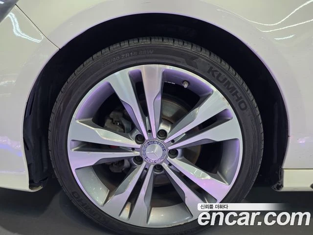 Mercedes-Benz CLA 200, снимка 5 - Автомобили и джипове - 56077689