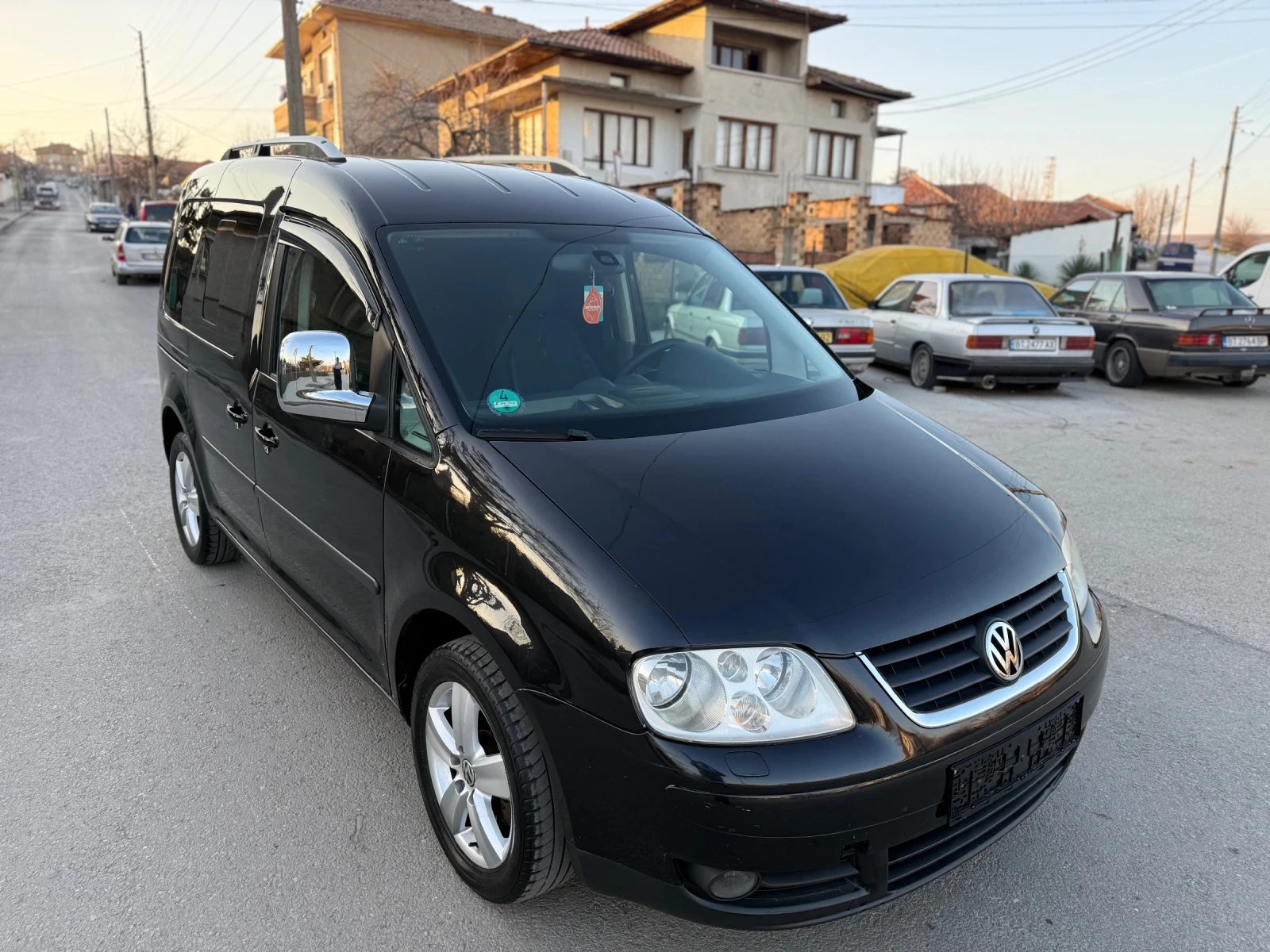 VW Caddy 1.9TDI DSG - изображение 2