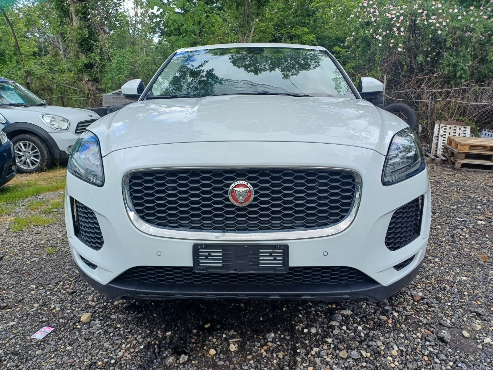 Jaguar E-pace 2.0 D 150 AWD - изображение 2