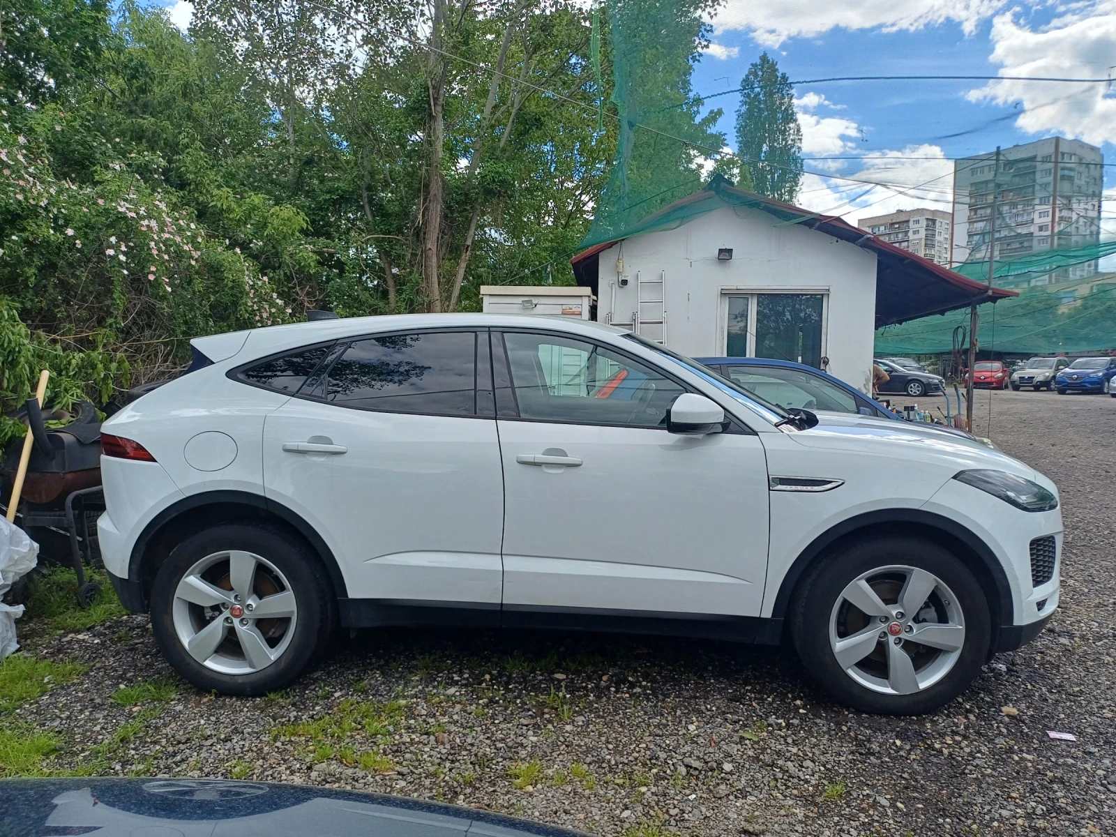 Jaguar E-pace 2.0 D 150 AWD - изображение 4