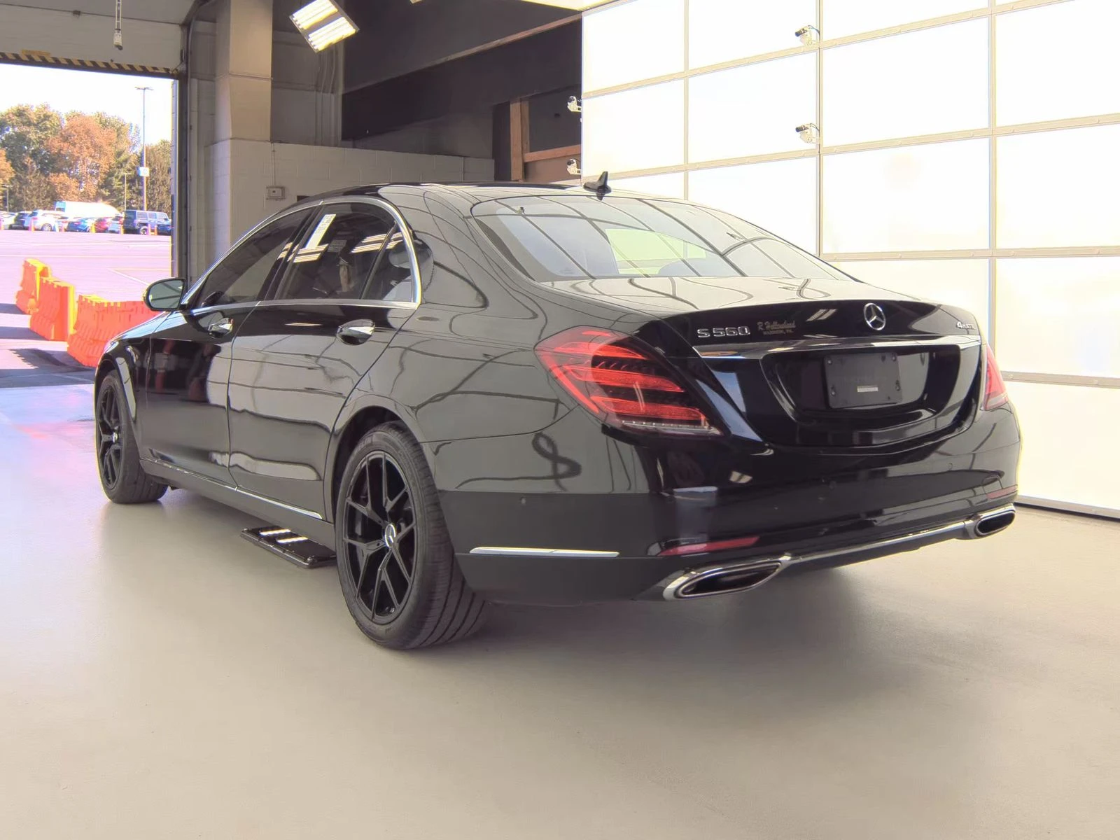 Mercedes-Benz S 560 4MATIC * CARFAX * БЕЗ ПЪРВОНАЧАЛНА ВНОСКА - изображение 6