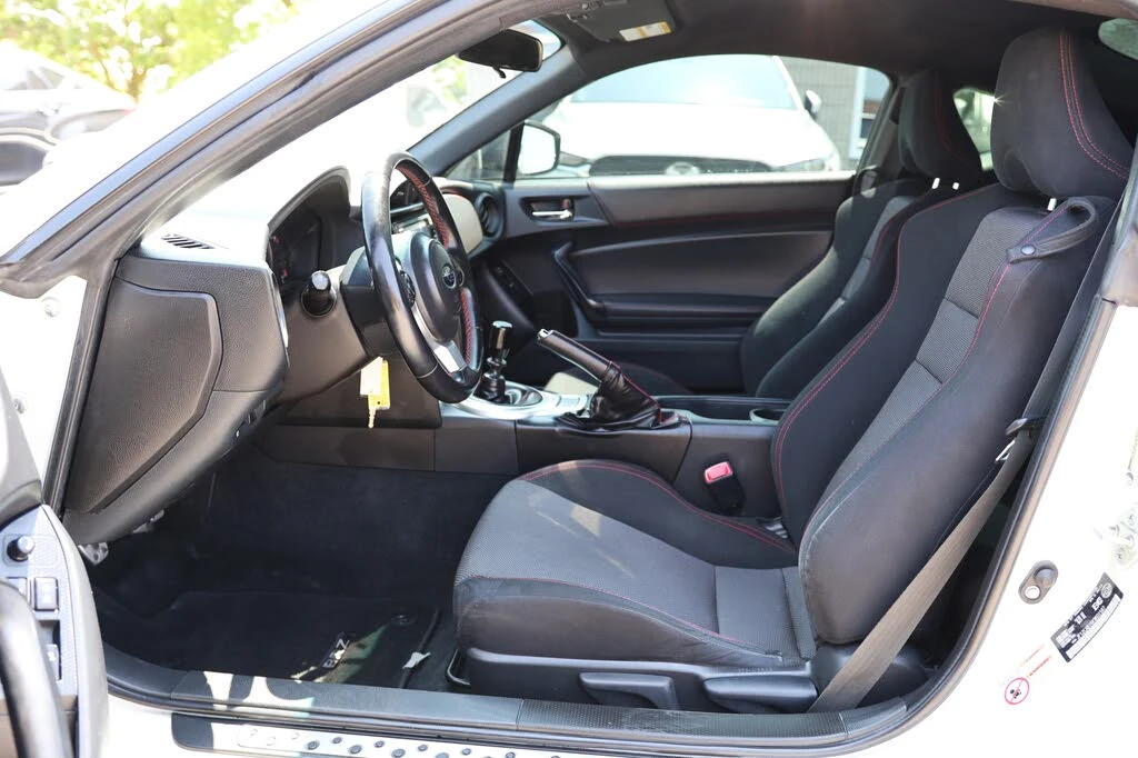 Subaru BRZ * Premium* RWD* АвтоКредит* (Цена до БГ) - изображение 10