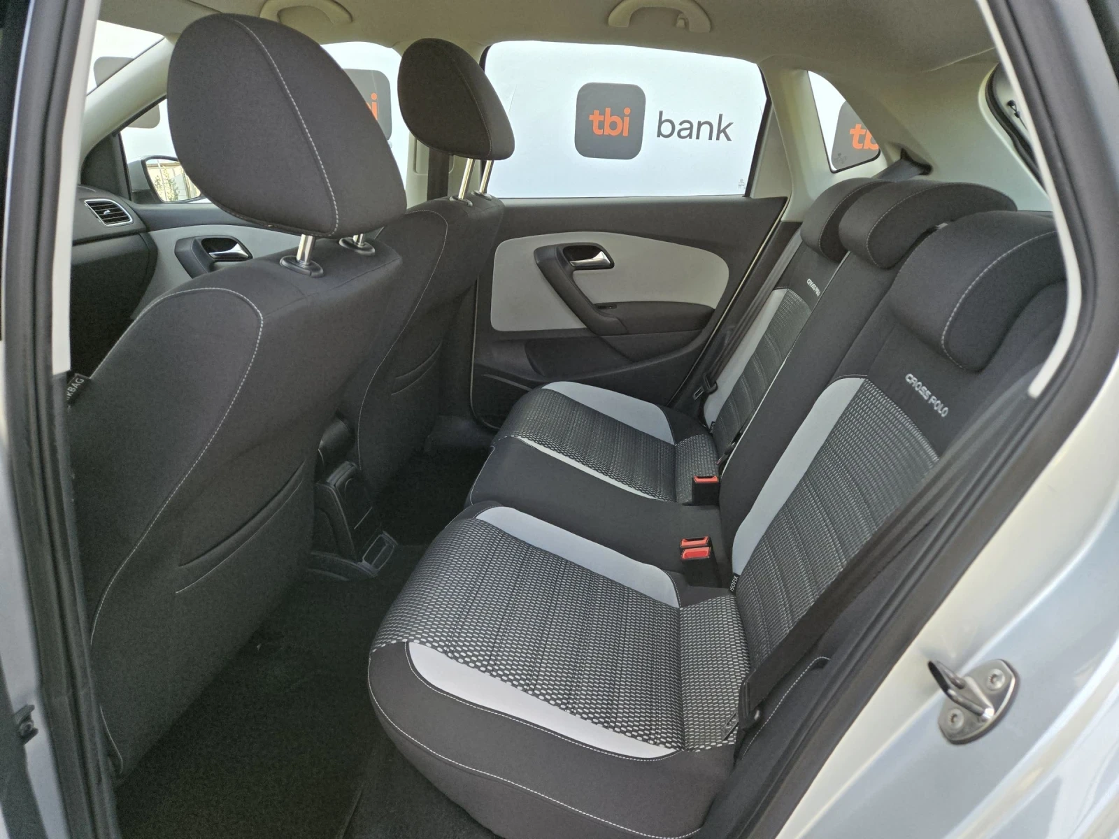 VW Polo CROSS= 1.6TDI-90кс= 124.000км= КЛИМАТРОНИК - изображение 9