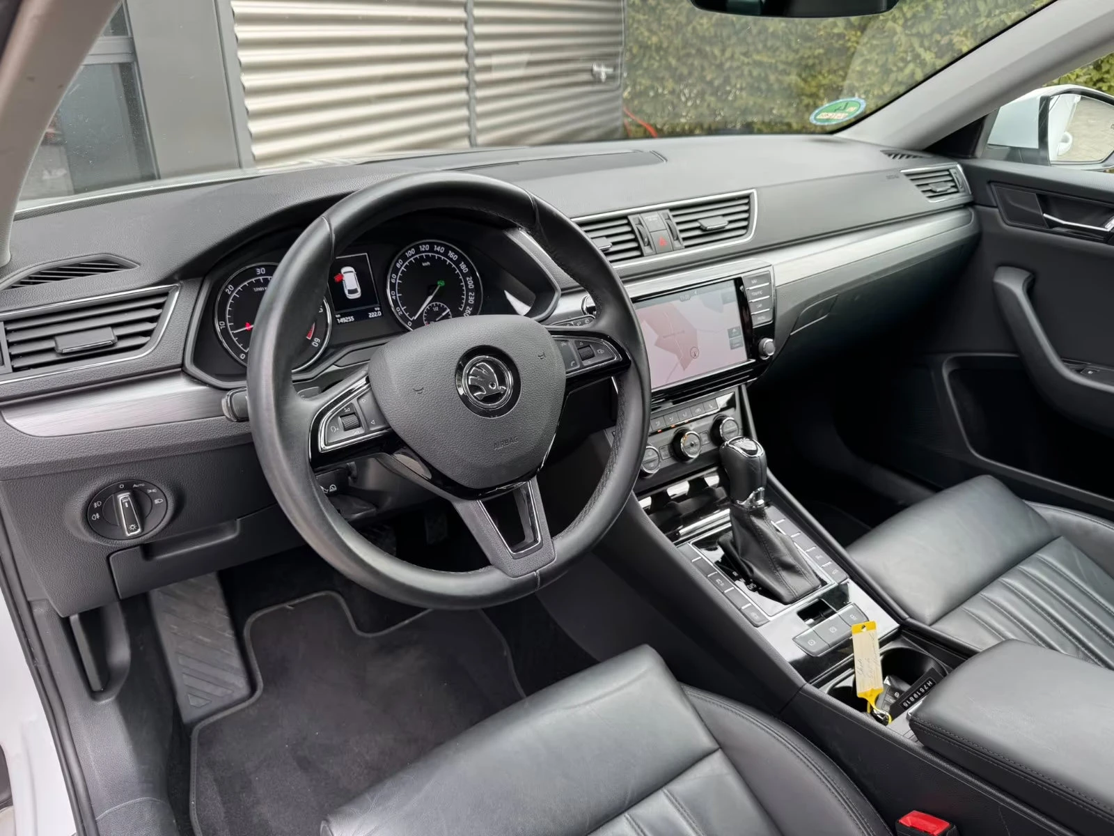 Skoda Superb 2.0TDI/190HP/DSG/CAM/NAVI/LED/779v - изображение 8