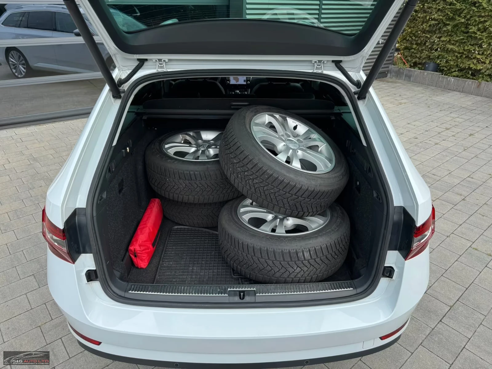 Skoda Superb 2.0TDI/190HP/DSG/CAM/NAVI/LED/779v - изображение 6