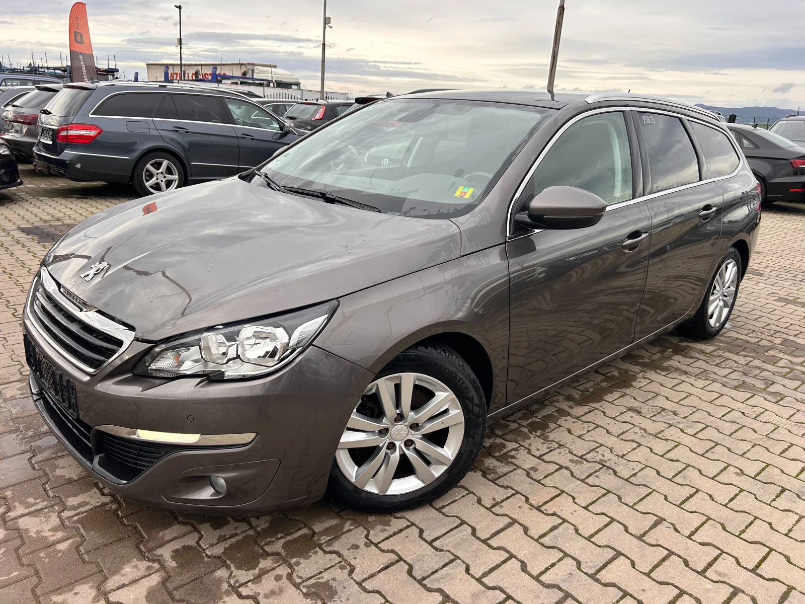 Peugeot 308 1.6HDI NAVI/KAMERA/PANORAMA EURO 6 | Mobile.bg   1