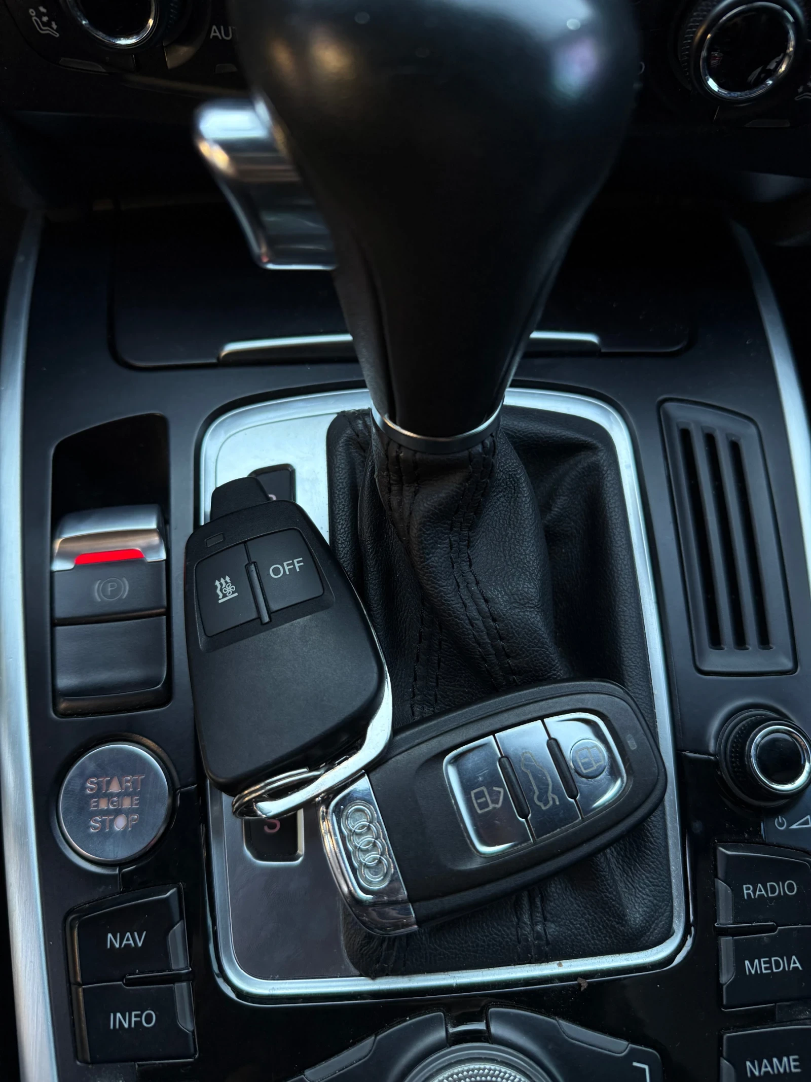 Audi A5 3.0TDI 3xS line, снимка 12 - Автомобили и джипове - 53763655