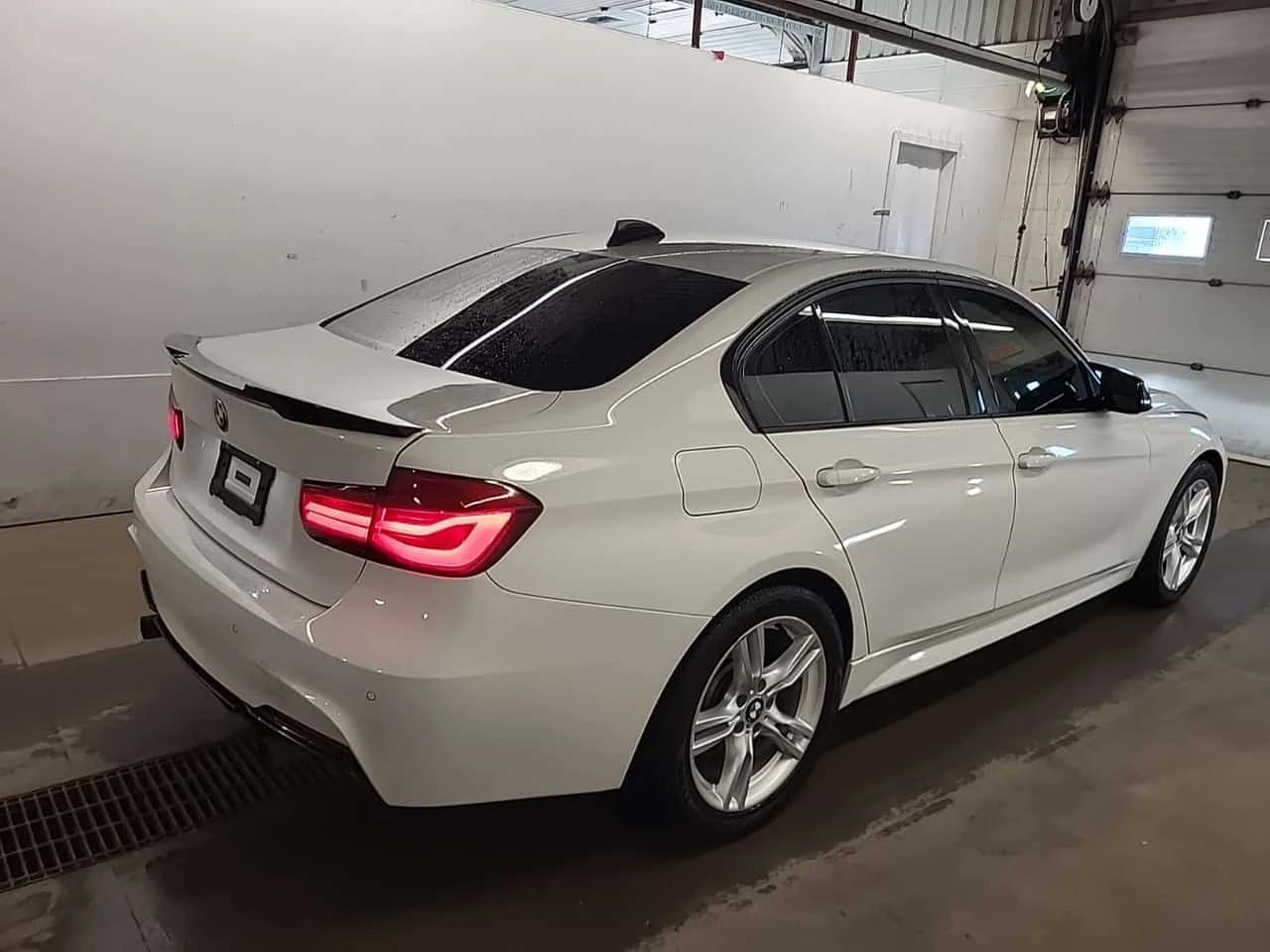 BMW 330 М Пакет/XDRIVE /CARFAX/Подгрев/Пано/Памет, снимка 4 - Автомобили и джипове - 53831484