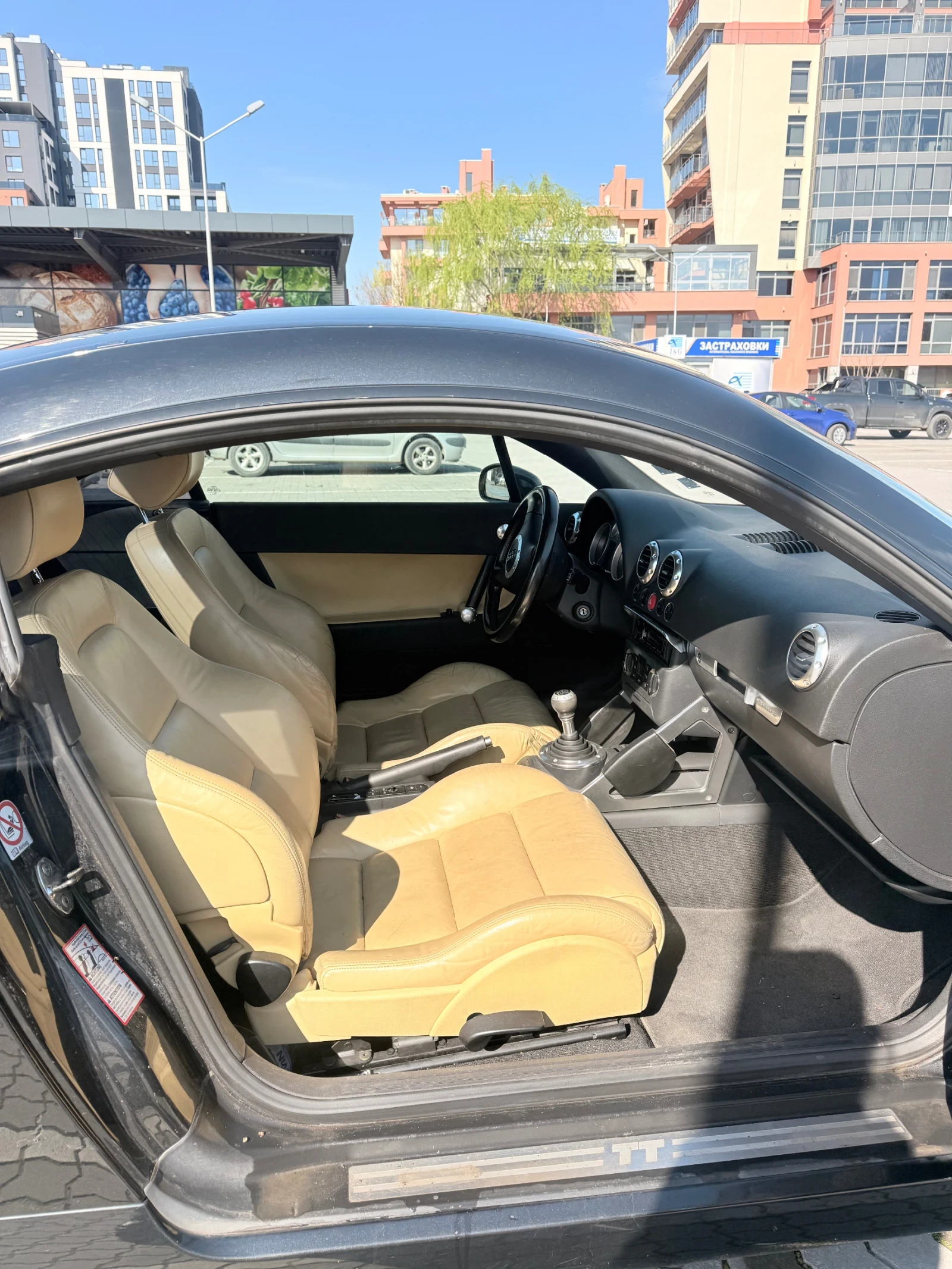 Audi Tt 1.8T Quattro, снимка 4 - Автомобили и джипове - 54099599