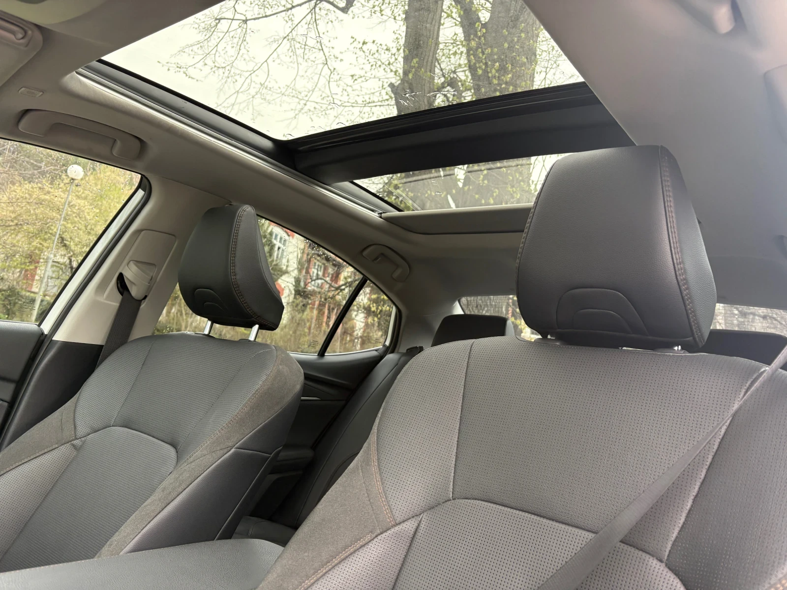 Toyota Camry 4X4 XLE - Executive , снимка 8 - Автомобили и джипове - 54160668