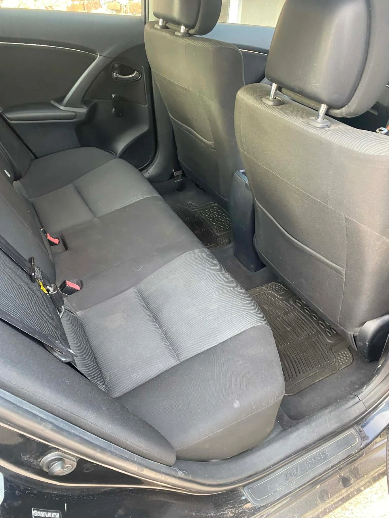 Toyota Avensis, снимка 4 - Автомобили и джипове - 54254337