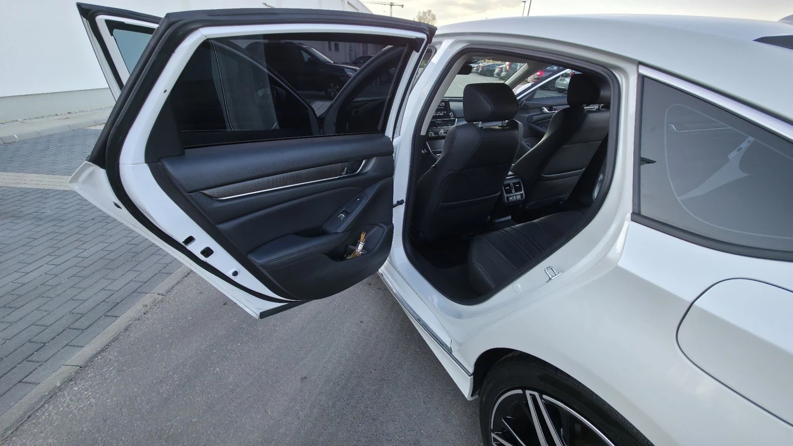 Honda Accord Touring , снимка 16 - Автомобили и джипове - 54258426