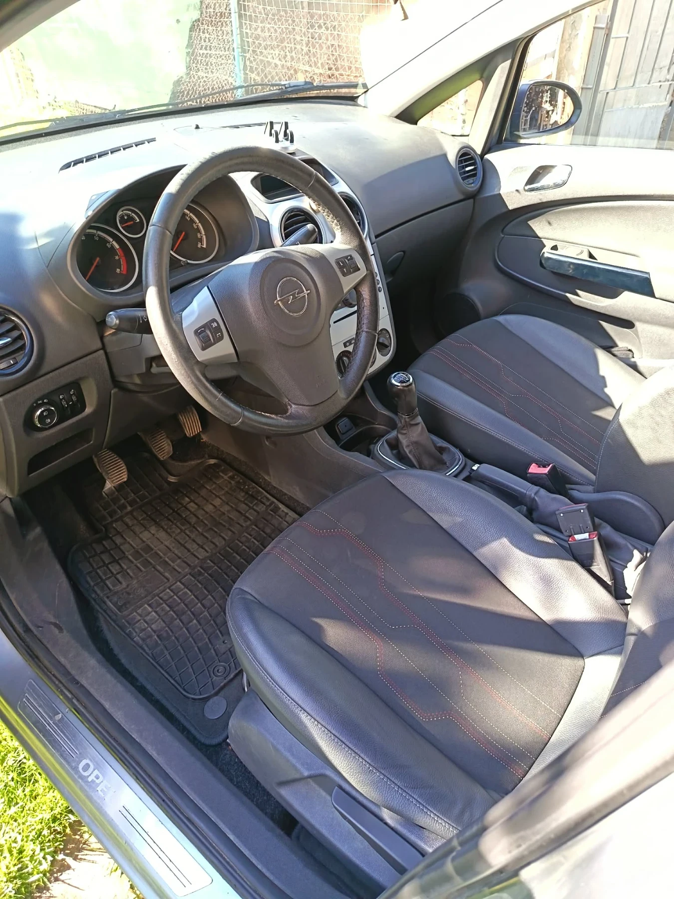 Opel Corsa, снимка 11 - Автомобили и джипове - 54683318