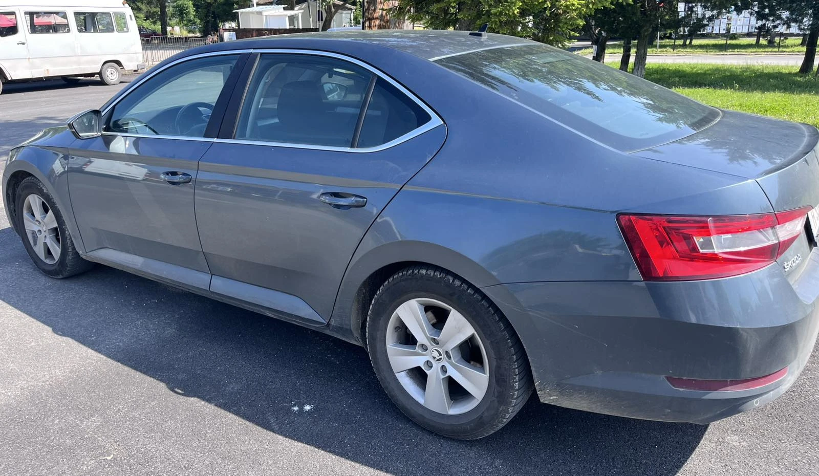 Skoda Superb 1.8 tsi dsg business model, снимка 2 - Автомобили и джипове - 54806965
