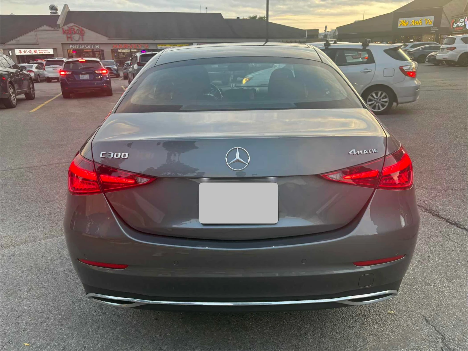 Mercedes-Benz C 300 4MATIC* DISTRONIC* 360КАМЕРИ* AMBIENTNO* , снимка 4 - Автомобили и джипове - 56139097
