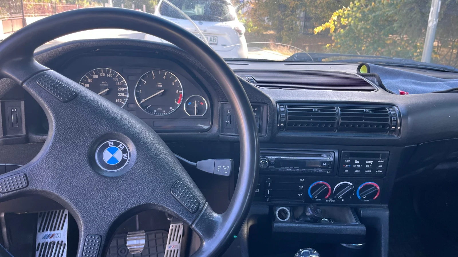 BMW 520, снимка 12 - Автомобили и джипове - 56575322