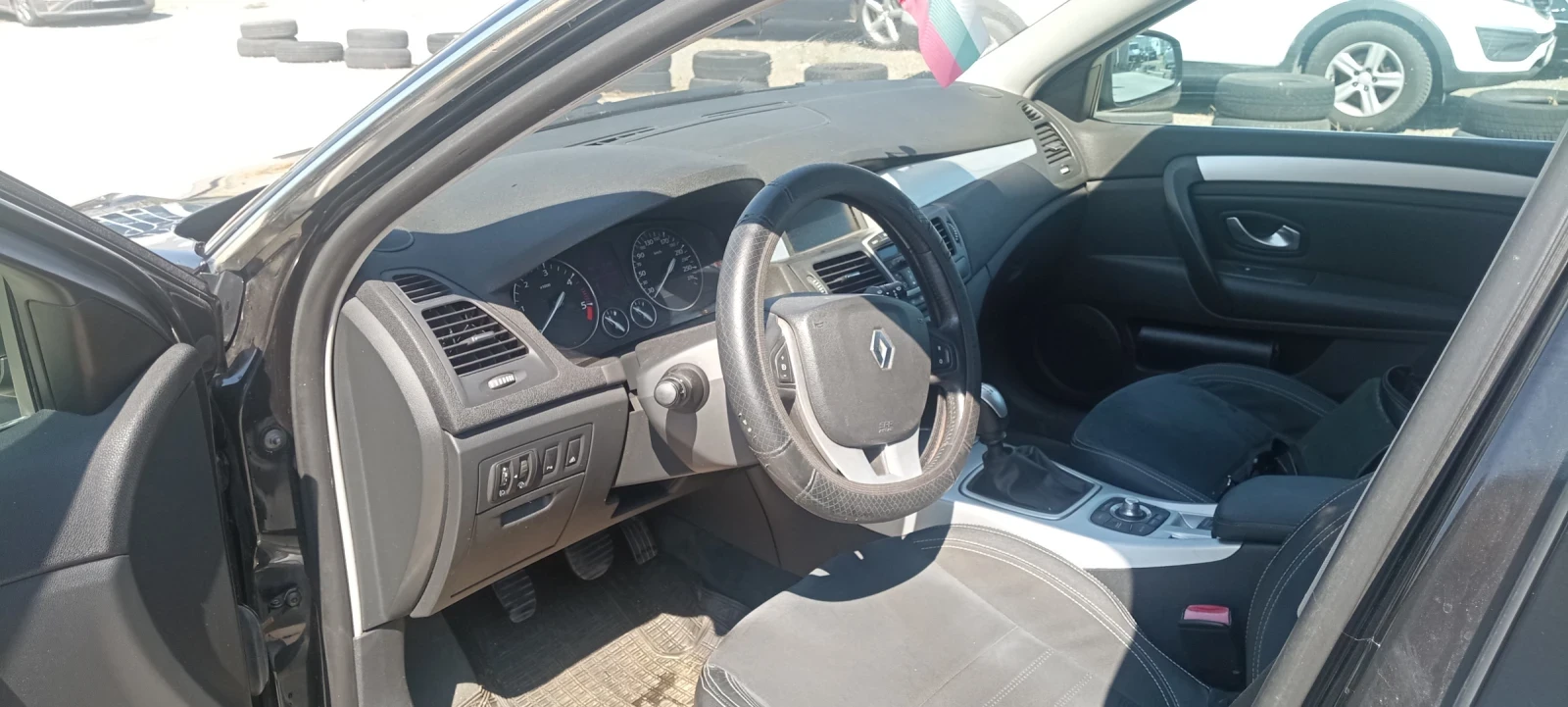 Renault Laguna, снимка 4 - Автомобили и джипове - 56601023