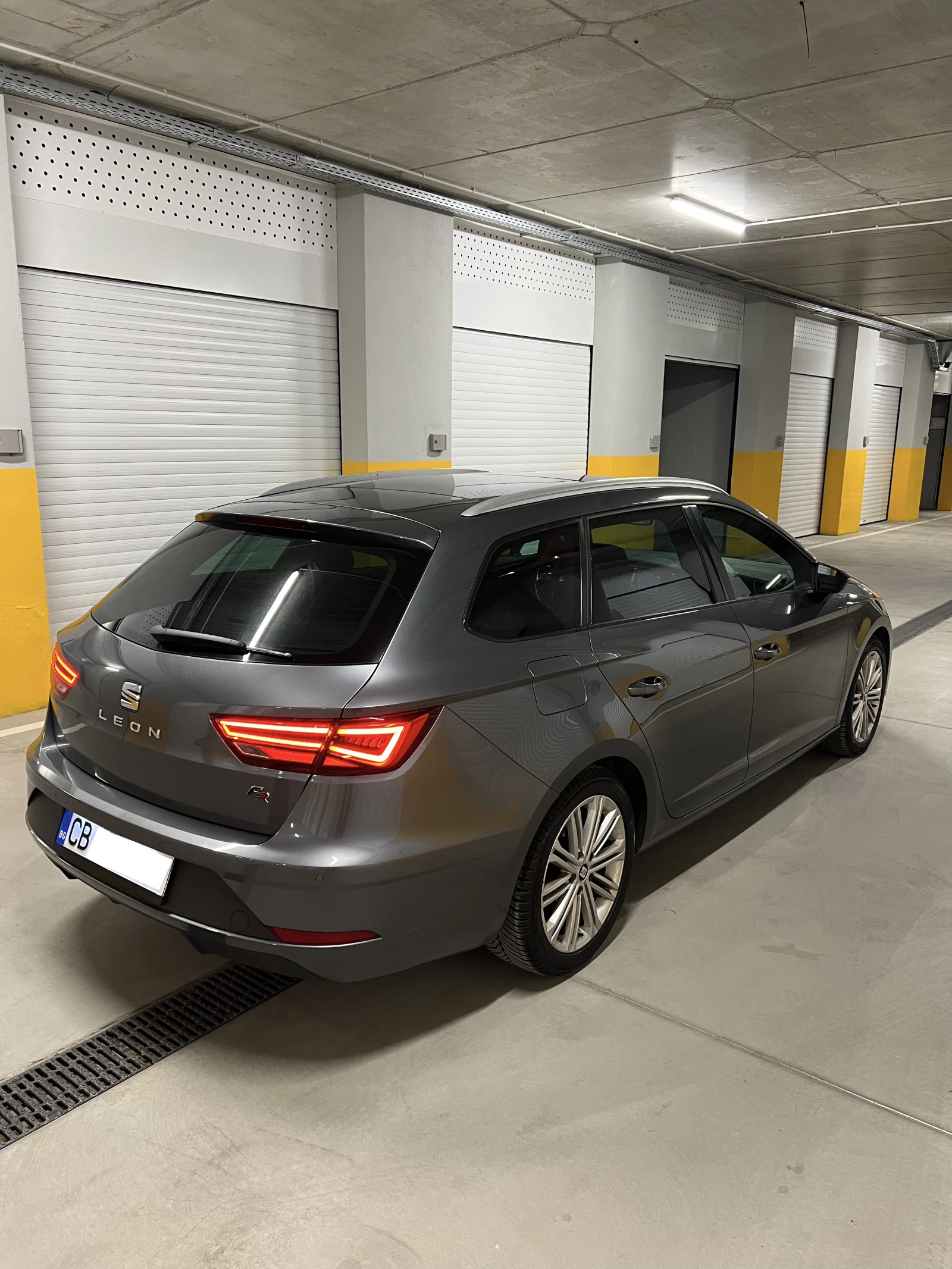 Seat Leon 2.0 TDI FR, снимка 5 - Автомобили и джипове - 56732543