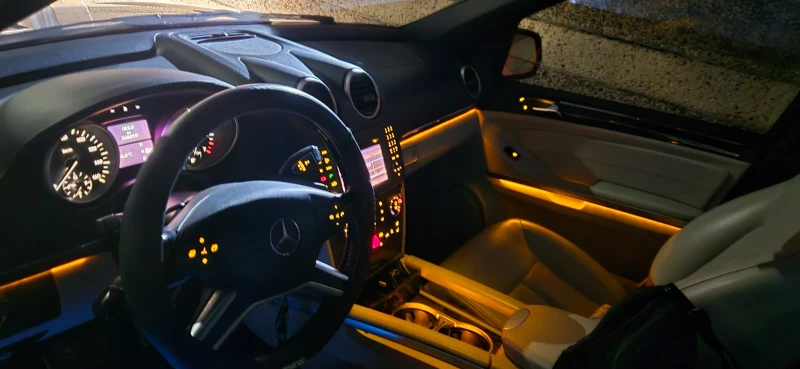 Mercedes-Benz GL 550, снимка 7 - Автомобили и джипове - 53140269