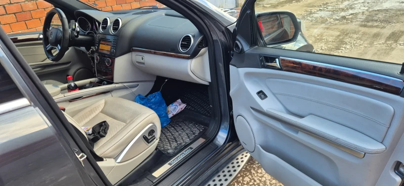 Mercedes-Benz GL 550, снимка 12 - Автомобили и джипове - 53140269