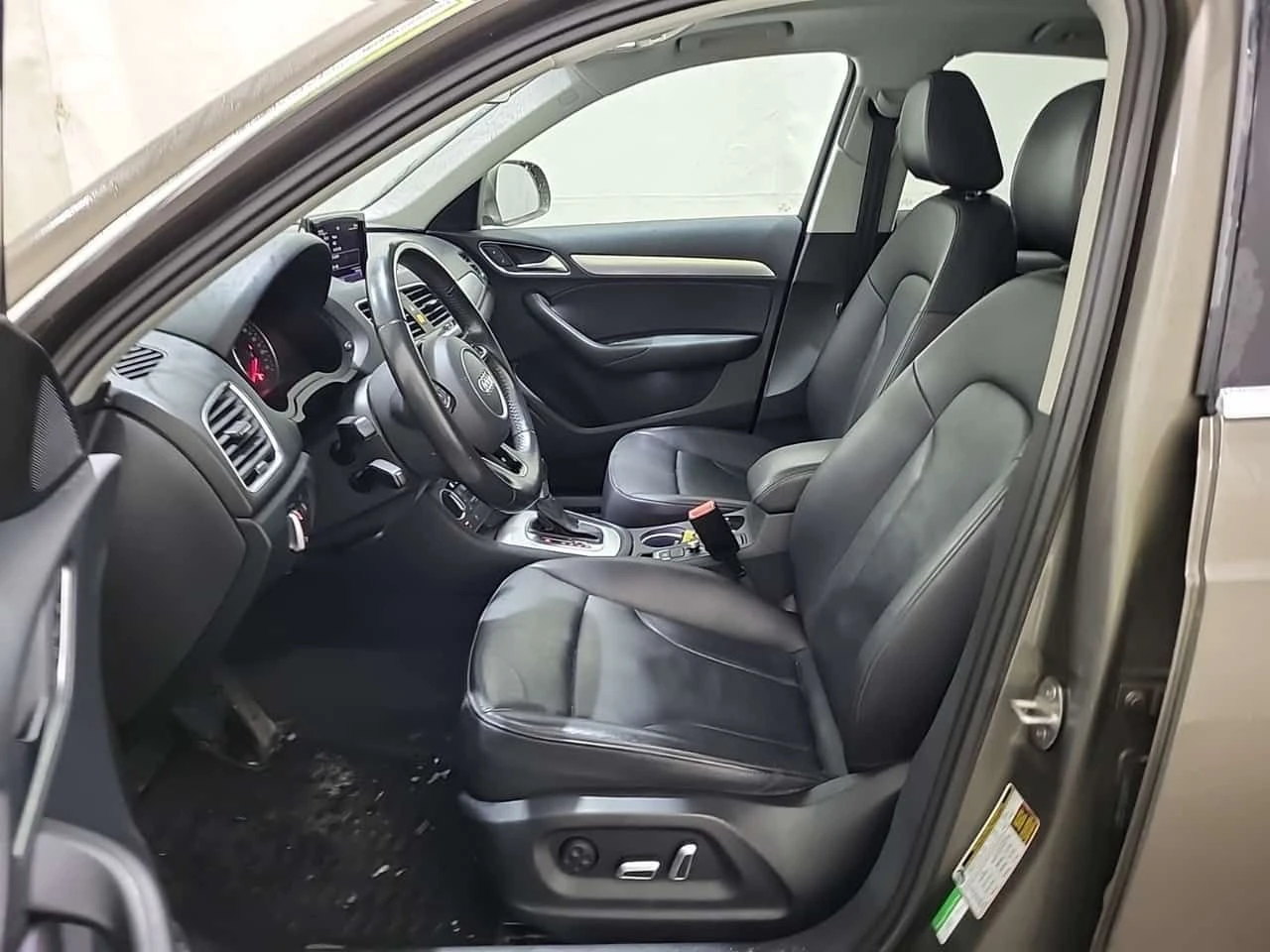 Audi Q3 * PROGRESSIV * ПОДГРЕВИ * CARFAX * ШИБИДАХ, снимка 5 - Автомобили и джипове - 54000882