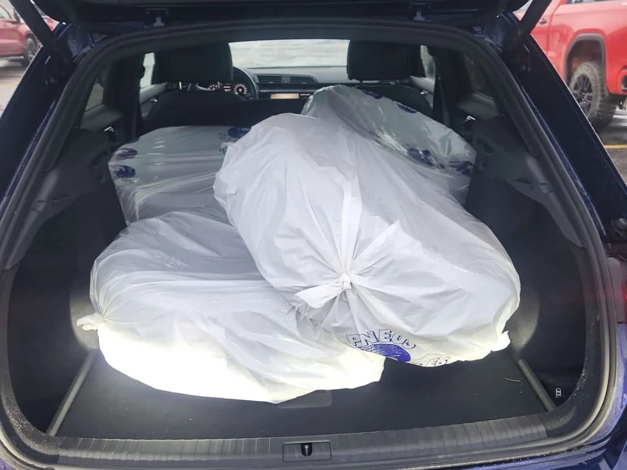 Audi Q3 / ГУМИ С ДЖАНТИ / АВТОКРЕДИТ , снимка 13 - Автомобили и джипове - 54639811
