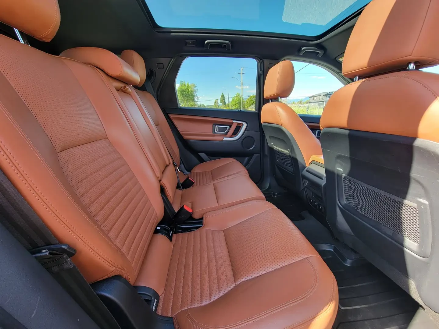 Land Rover Discovery Sport HSE PREMIUM LUXURY/PANORAMA/360CAM/FULL, снимка 14 - Автомобили и джипове - 55269978