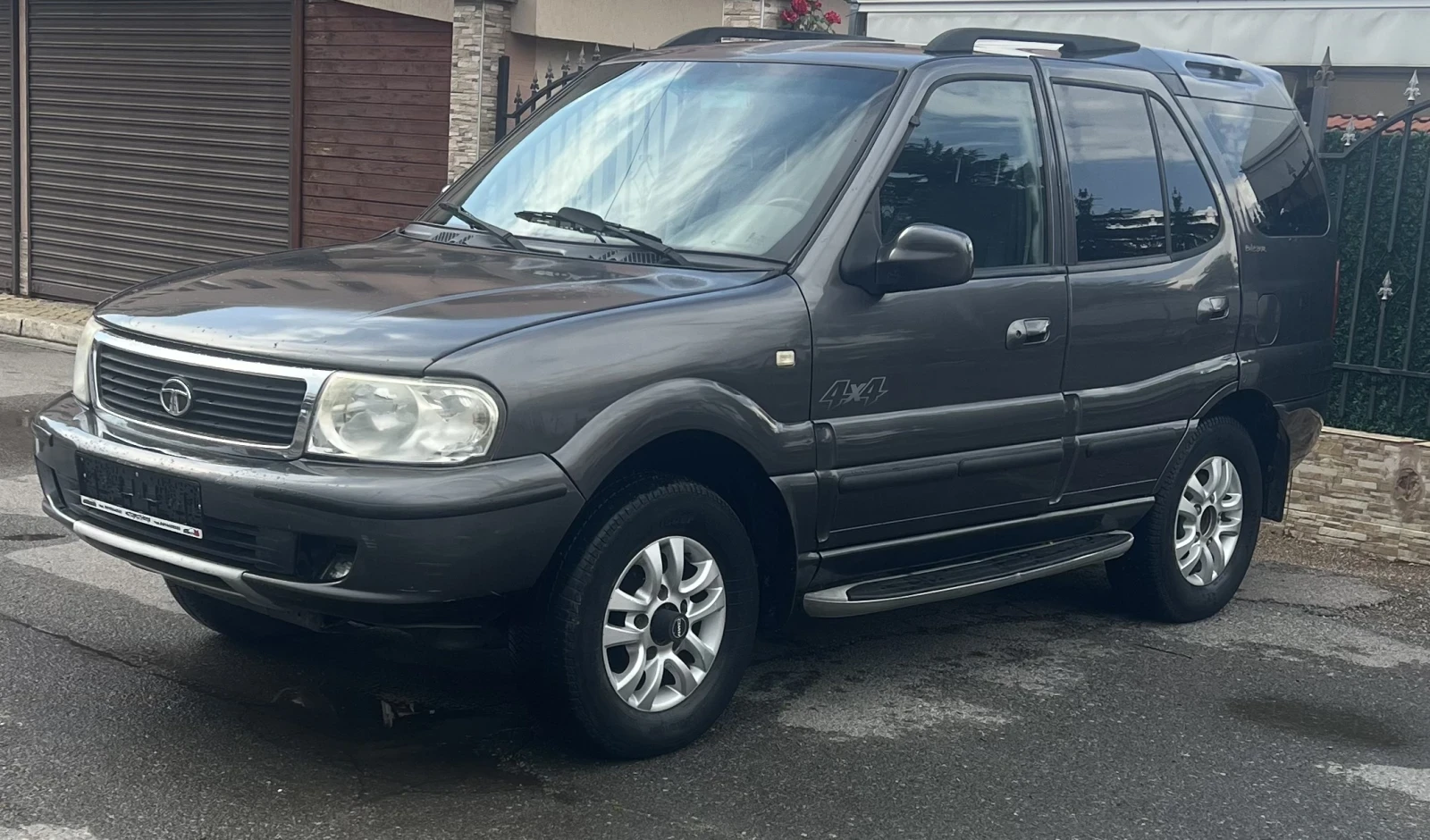 Tata Safari