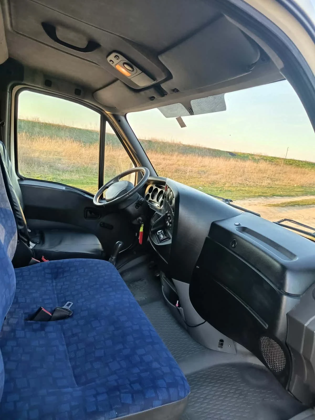 Iveco Daily 35S12 2.3 дизел КЛИМАТИК, снимка 11 - Бусове и автобуси - 53888859
