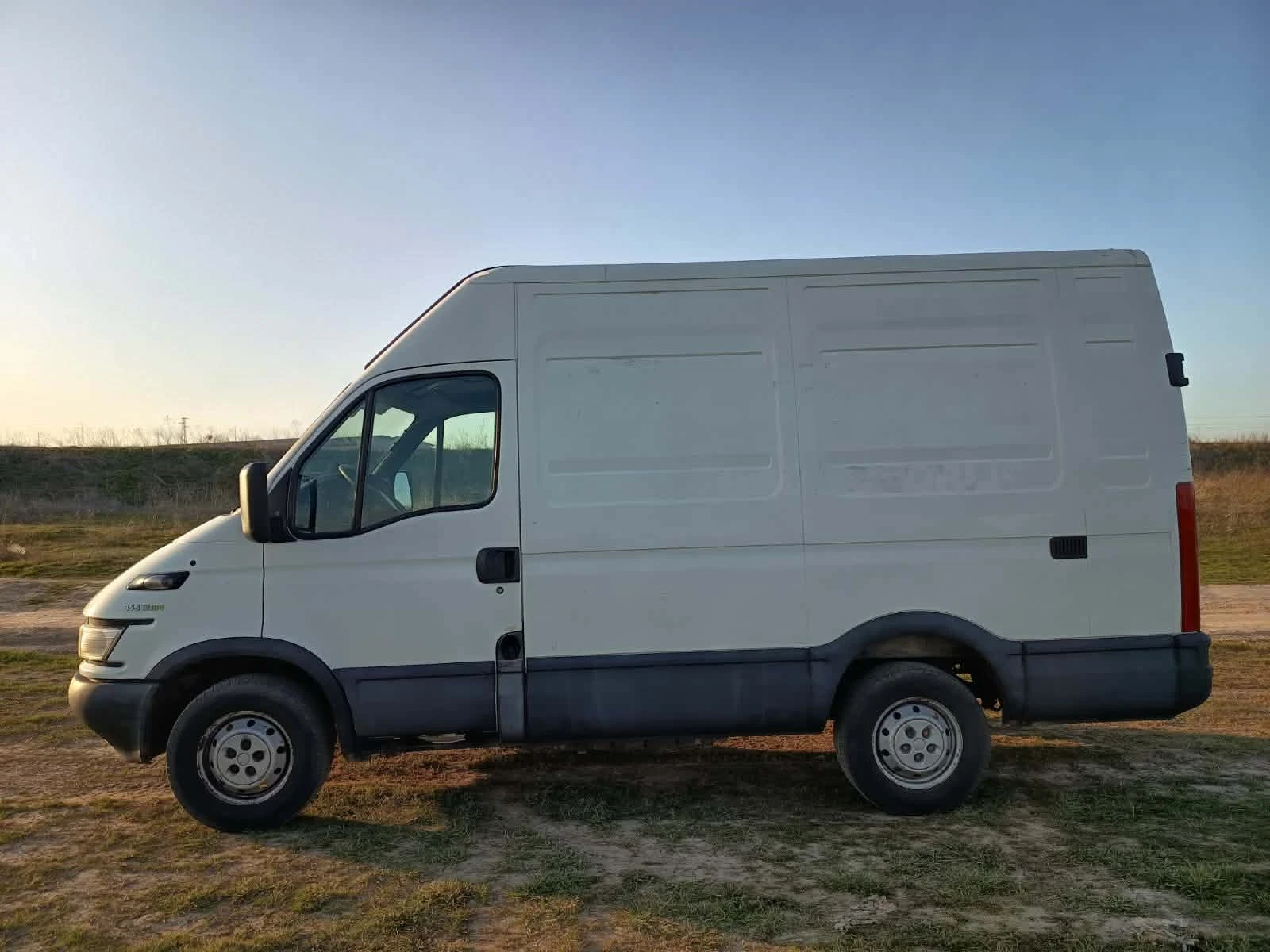 Iveco Daily 35S12 2.3 дизел КЛИМАТИК, снимка 6 - Бусове и автобуси - 53888859