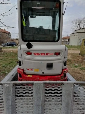 Багер Takeuchi TB225, снимка 5