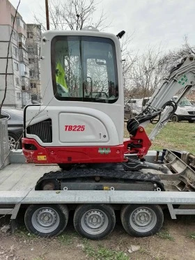 Багер Takeuchi TB225, снимка 13