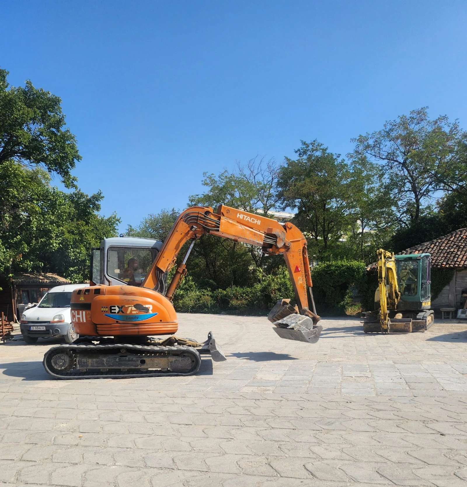 Багер Hitachi EX75UR, снимка 1