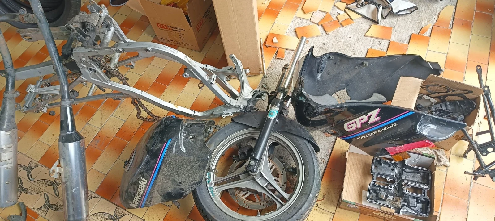 ����� �� Kawasaki GPZ 500  | Mobile.bg � ����������� 2