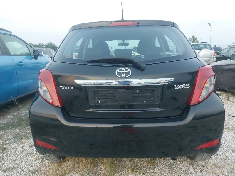 Toyota Yaris 1000, снимка 7 - Автомобили и джипове - 46939667