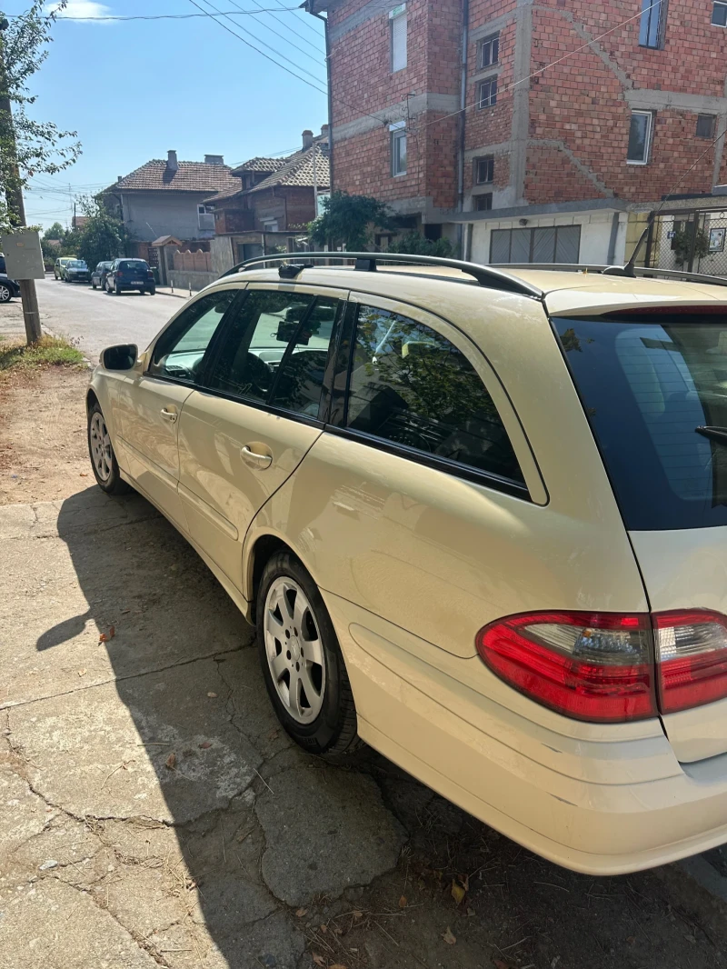 Mercedes-Benz E 200, снимка 14 - Автомобили и джипове - 47291901