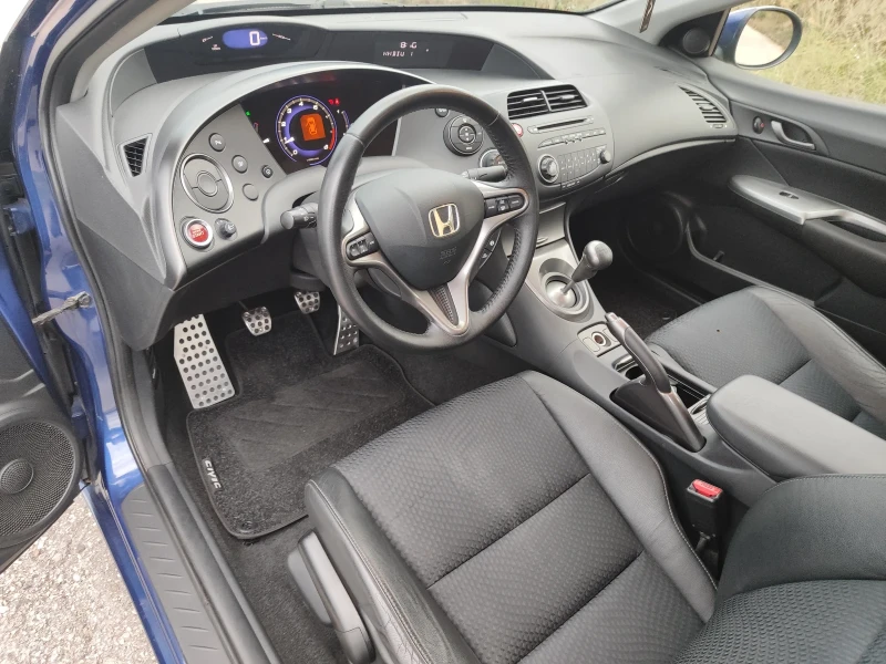 Honda Civic 1.8i Vtec, снимка 6 - Автомобили и джипове - 47859029