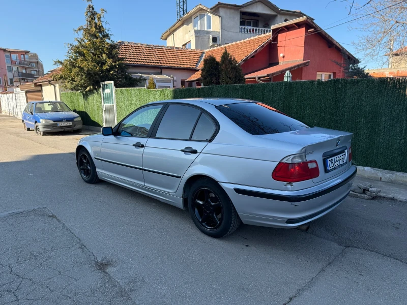 BMW 318 Напълно обслужен изцяло нова предница, снимка 4 - Автомобили и джипове - 49089717