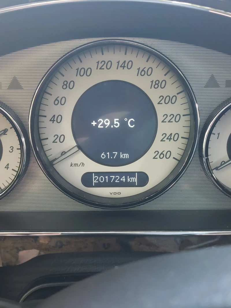 Mercedes-Benz CLS 320, снимка 16 - Автомобили и джипове - 52396707