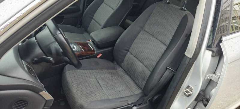 Audi A6 Седан2.0Д-Ръчка, снимка 11 - Автомобили и джипове - 52319224