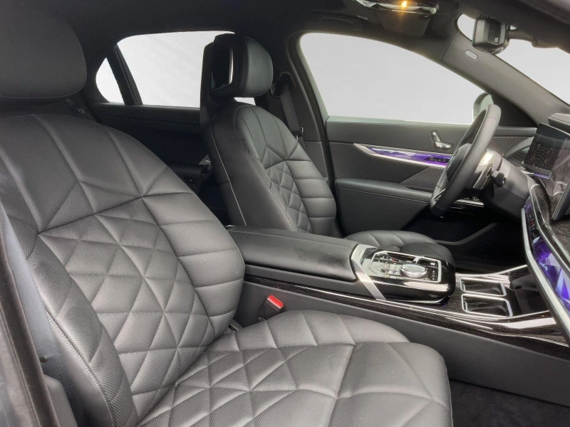 BMW 740 d/xDrive/M-SPORT/ICONIC GLOW/SKY LOUNGE/B&W/HEADUP, снимка 13 - Автомобили и джипове - 52616079