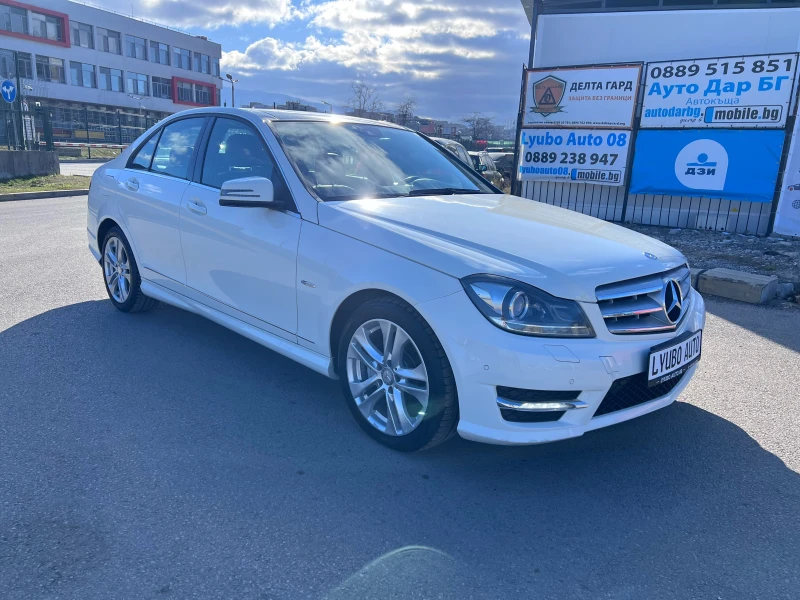 Mercedes-Benz C 220 D FACELIFT AMG ПАНОРАМА АВТОМАТ НАВИ КОЖА ТОП , снимка 3 - Автомобили и джипове - 52944002