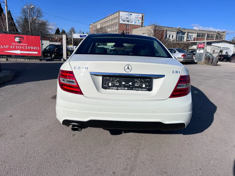 Mercedes-Benz C 220 D FACELIFT AMG ПАНОРАМА АВТОМАТ НАВИ КОЖА ТОП , снимка 5 - Автомобили и джипове - 52944002