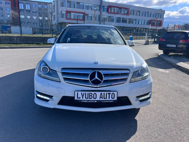Mercedes-Benz C 220 D FACELIFT AMG ПАНОРАМА АВТОМАТ НАВИ КОЖА ТОП , снимка 2 - Автомобили и джипове - 52944002