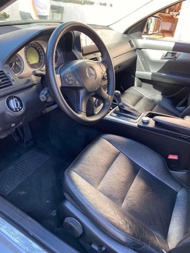 Mercedes-Benz C 220 2.2, снимка 17 - Автомобили и джипове - 52976467