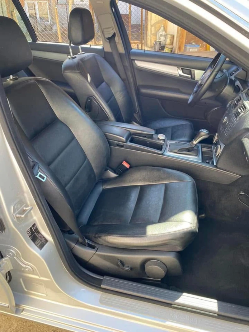 Mercedes-Benz C 220 2.2, снимка 9 - Автомобили и джипове - 52976467