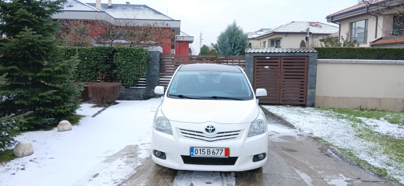 Toyota Verso  1.8 Edition, снимка 2 - Автомобили и джипове - 53189353